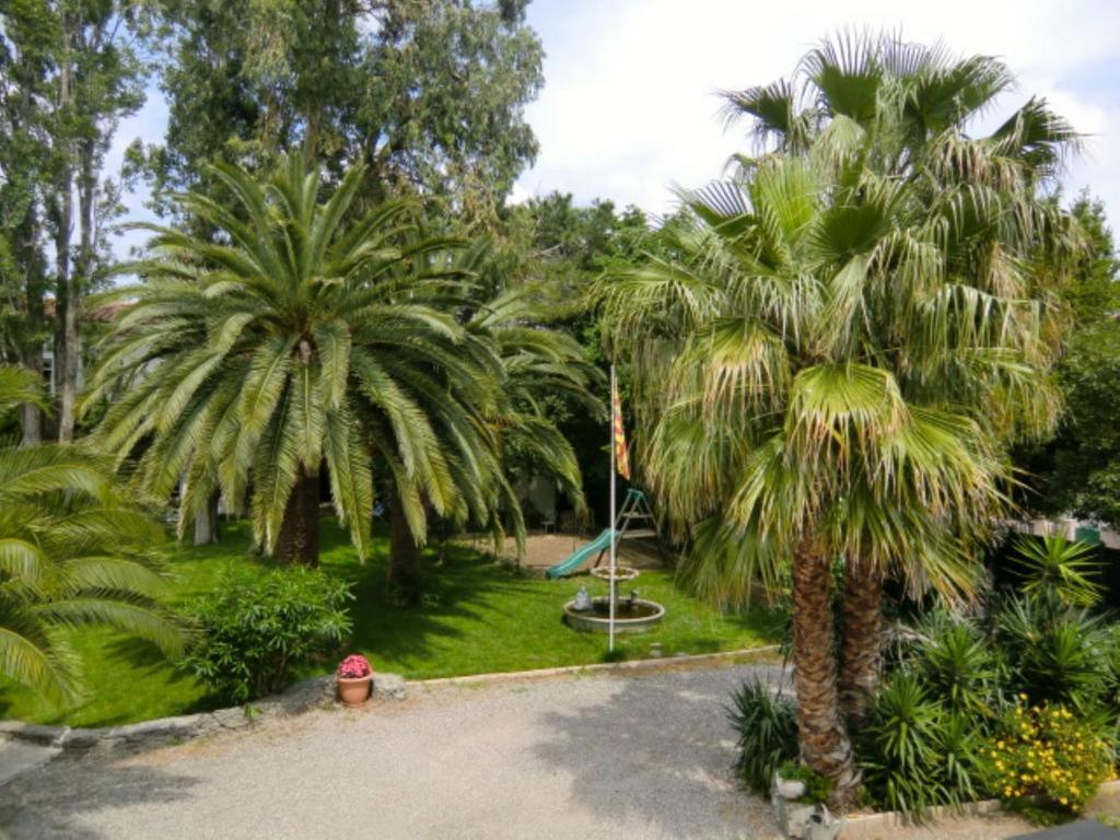 Domaine Saint Nicolas Bed & Breakfast แปร์ปินญอง ภายนอก รูปภาพ