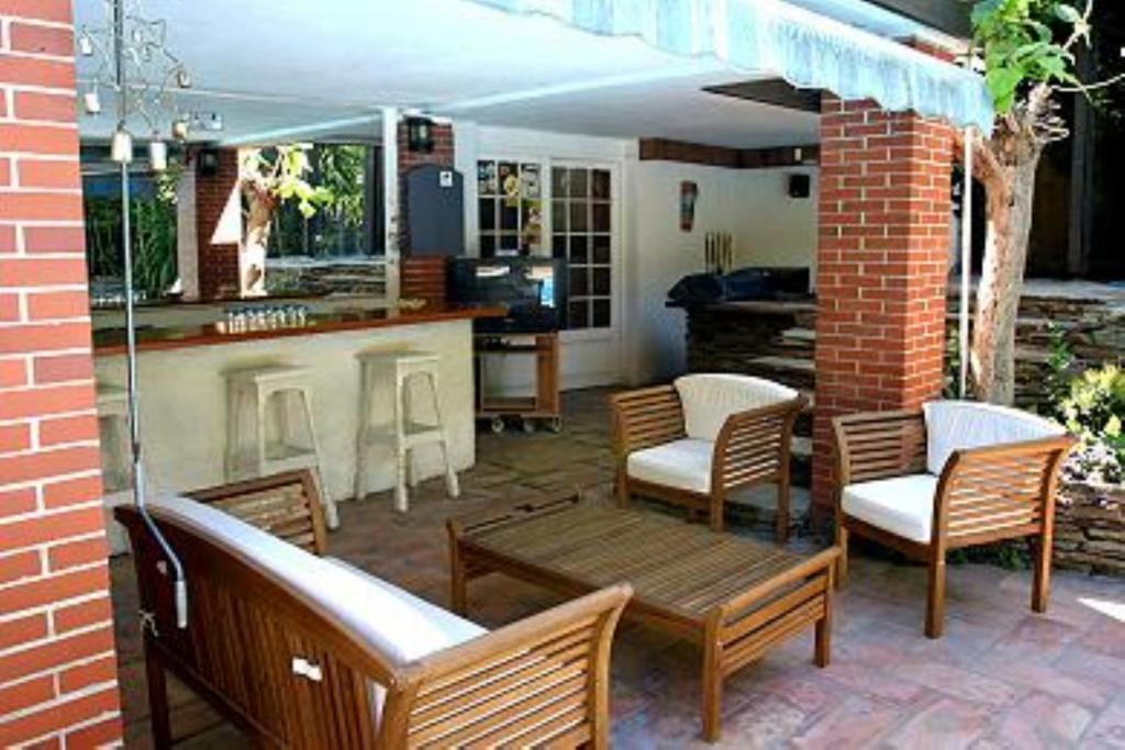 Domaine Saint Nicolas Bed & Breakfast แปร์ปินญอง ภายนอก รูปภาพ