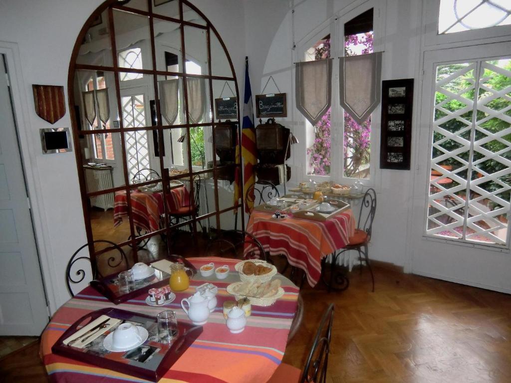 Domaine Saint Nicolas Bed & Breakfast แปร์ปินญอง ภายนอก รูปภาพ